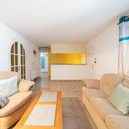 Villa Elegant For 8 People