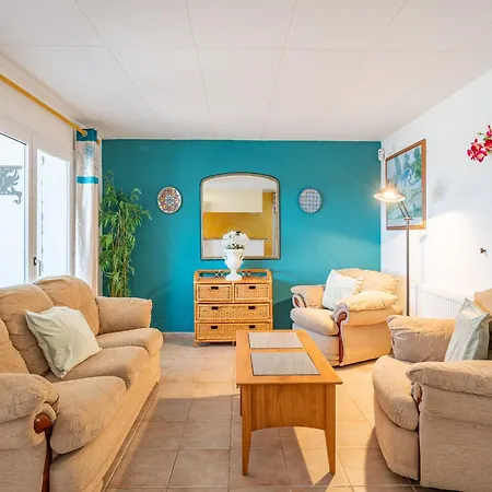 Villa Elegant For 8 People *