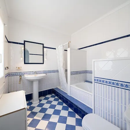 Elegant For 8 People Villa